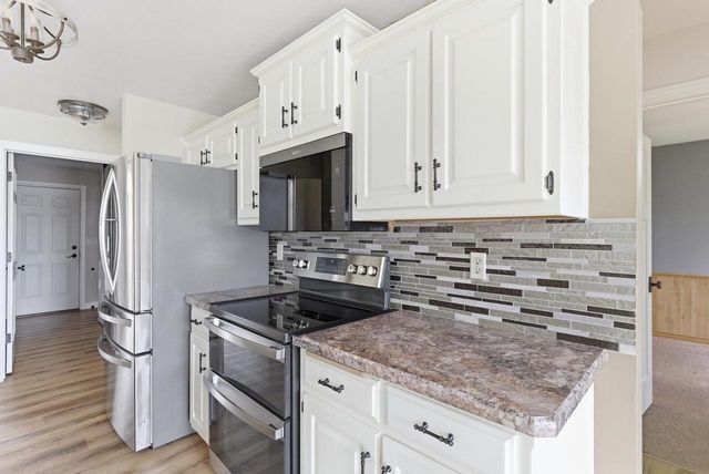 633 S Neumeyer LANE, Brillion, WI 54110