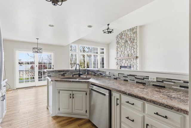 633 S Neumeyer LANE, Brillion, WI 54110