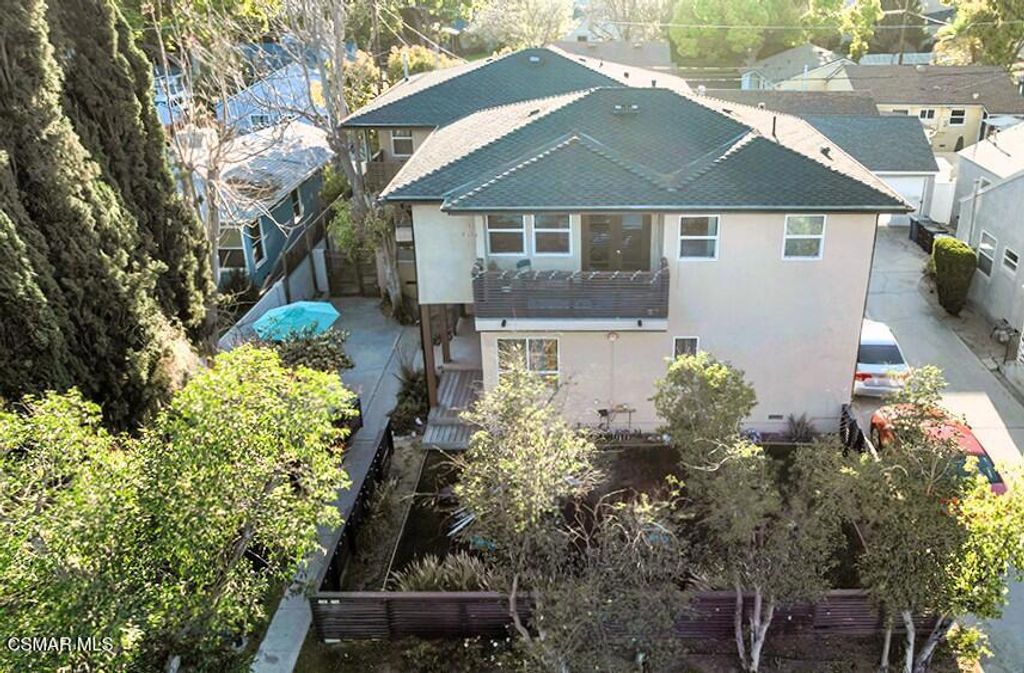 Image 1 of property listing at 625 Niagara Street, Burbank, CA 91505