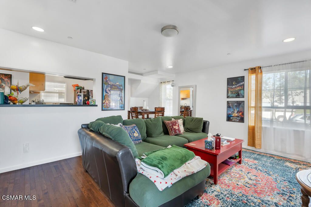 Image 9 of property listing at 625 Niagara Street, Burbank, CA 91505