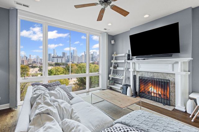 616 N MAY Street 3C, Chicago, IL 60642