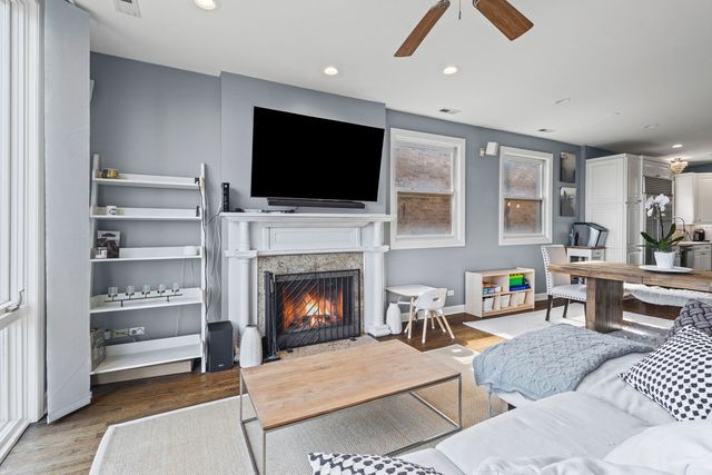 616 N MAY Street 3C, Chicago, IL 60642