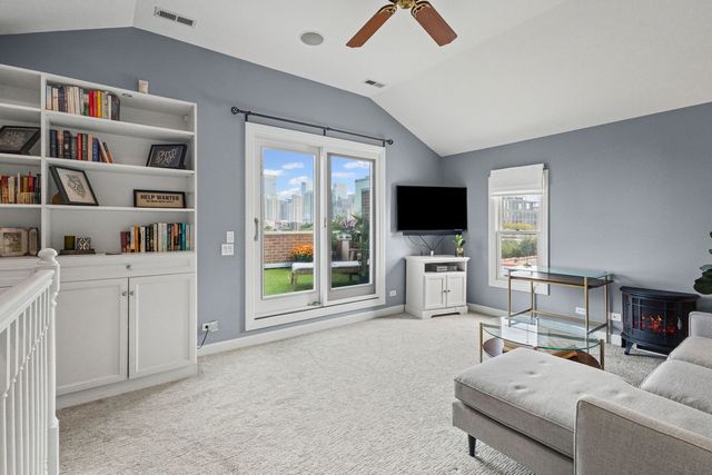 616 N MAY Street 3C, Chicago, IL 60642