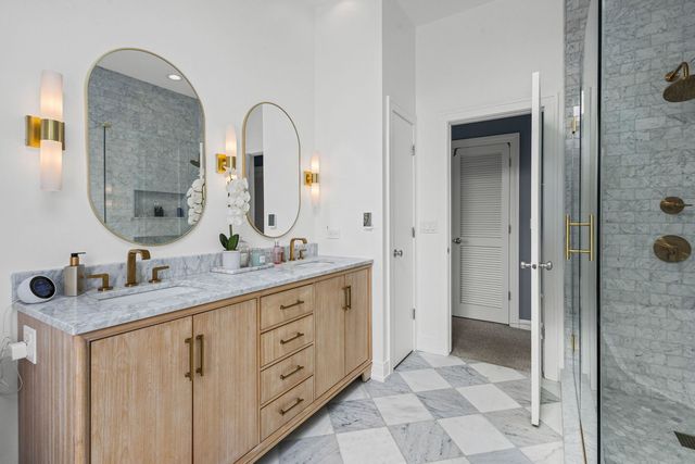 616 N MAY Street 3C, Chicago, IL 60642