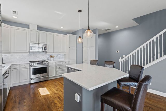 616 N MAY Street 3C, Chicago, IL 60642