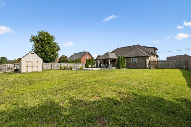 1951 Mural Ln, Murfreesboro, TN 37127
