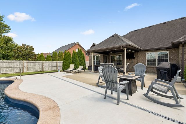 1951 Mural Ln, Murfreesboro, TN 37127