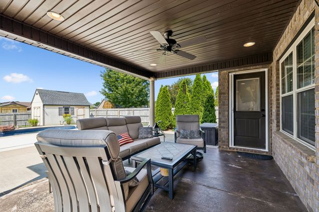 1951 Mural Ln, Murfreesboro, TN 37127