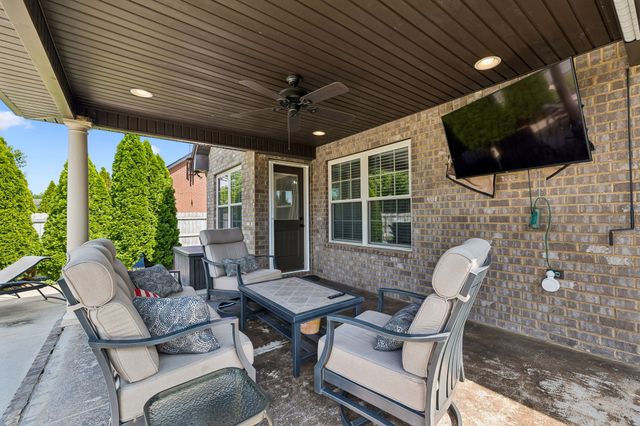 1951 Mural Ln, Murfreesboro, TN 37127