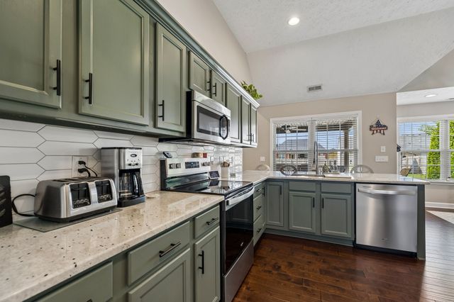 1951 Mural Ln, Murfreesboro, TN 37127