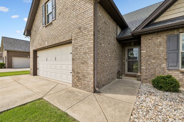1951 Mural Ln, Murfreesboro, TN 37127