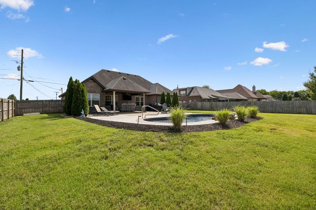1951 Mural Ln, Murfreesboro, TN 37127