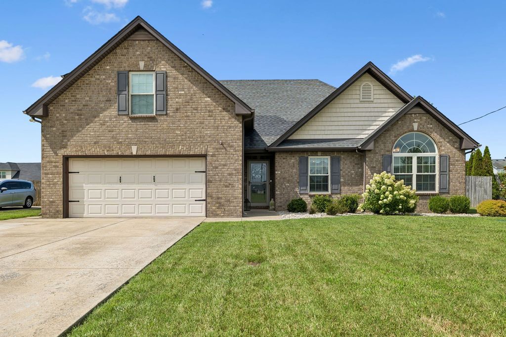 1951 Mural Ln, Murfreesboro, TN 37127