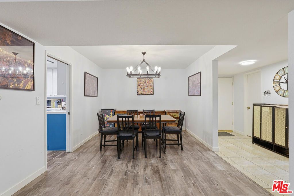 Image 12 of property listing at 5440 Lindley Avenue 206, Encino, CA 91316