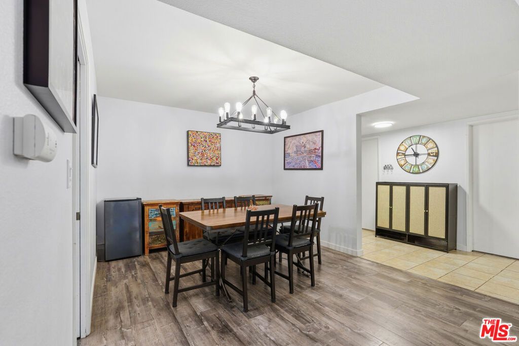Image 14 of property listing at 5440 Lindley Avenue 206, Encino, CA 91316