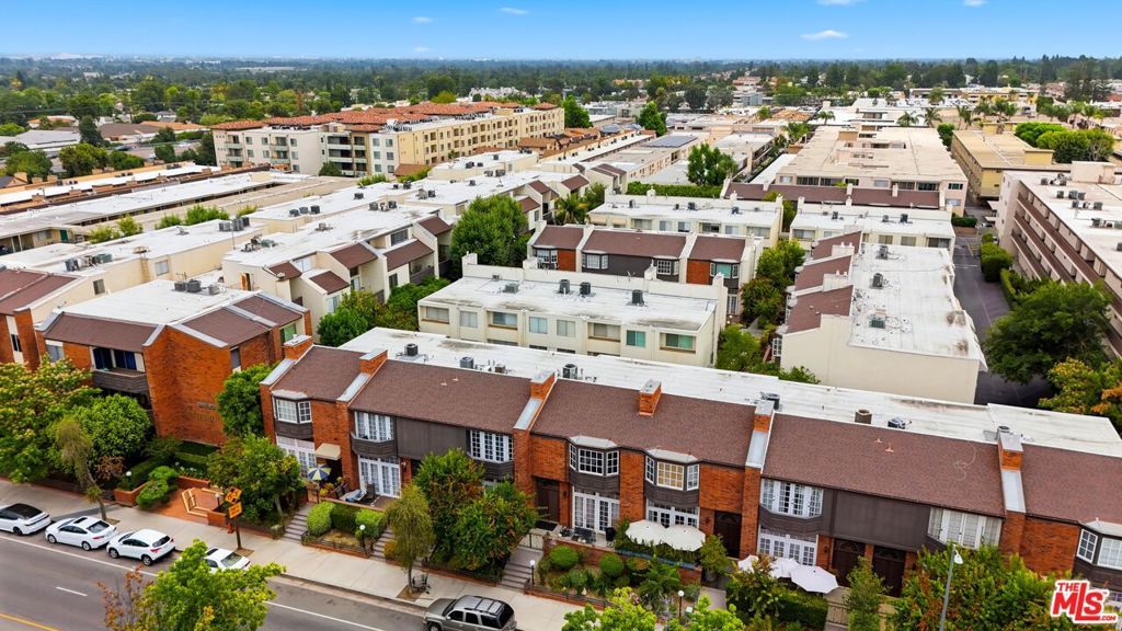 Image 44 of property listing at 5440 Lindley Avenue 206, Encino, CA 91316