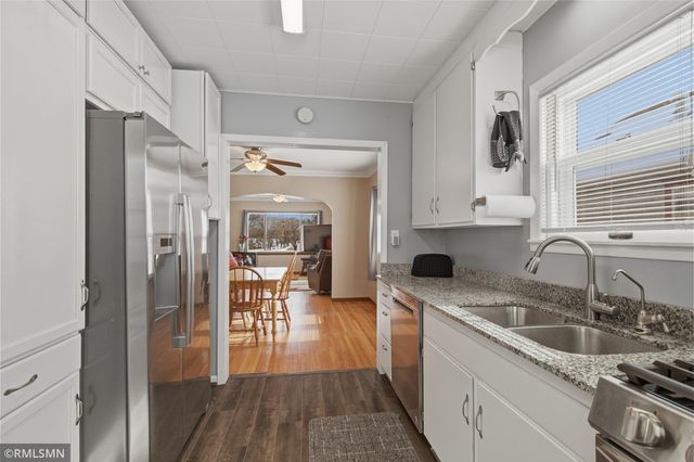 1067 Robert Street S, West Saint Paul, MN 55118