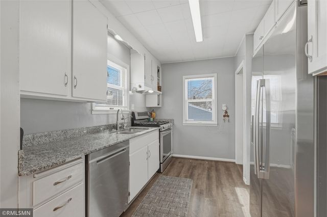 1067 Robert Street S, West Saint Paul, MN 55118