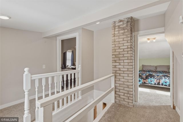 1067 Robert Street S, West Saint Paul, MN 55118