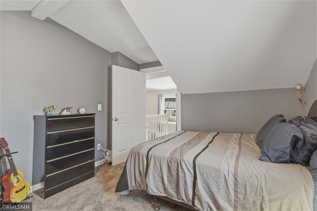 1067 Robert Street S, West Saint Paul, MN 55118