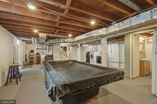 1067 Robert Street S, West Saint Paul, MN 55118