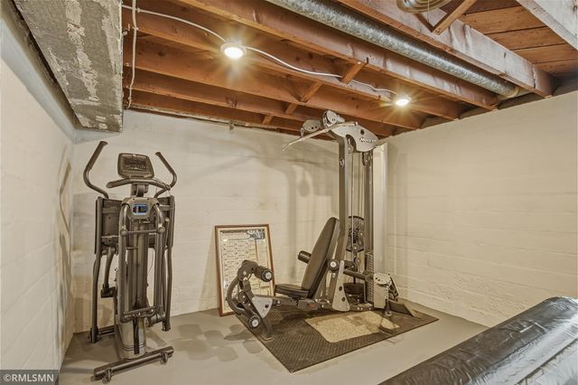 1067 Robert Street S, West Saint Paul, MN 55118