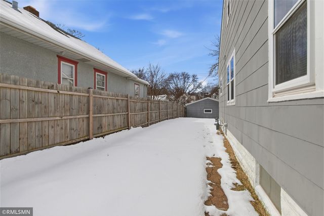 1067 Robert Street S, West Saint Paul, MN 55118