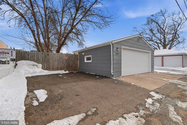 1067 Robert Street S, West Saint Paul, MN 55118