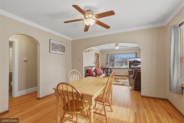 1067 Robert Street S, West Saint Paul, MN 55118