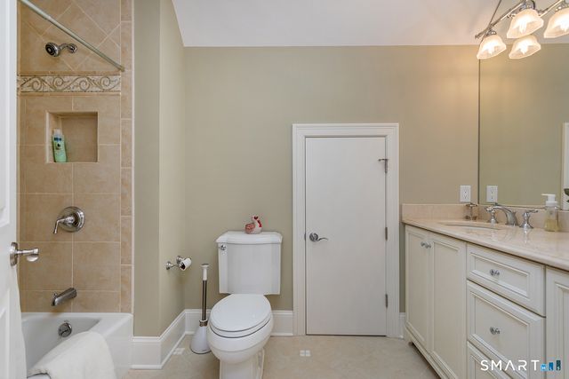 164 North Lake Shore Drive, Brookfield, CT 06804