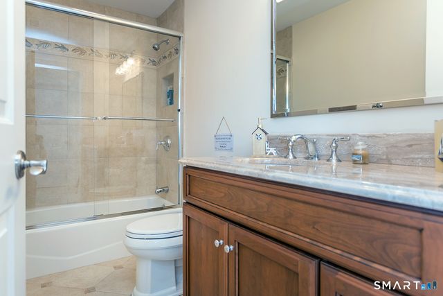 164 North Lake Shore Drive, Brookfield, CT 06804