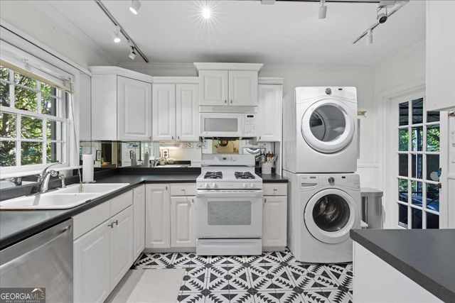 1407 Merry Lane NE, Atlanta, GA 30329