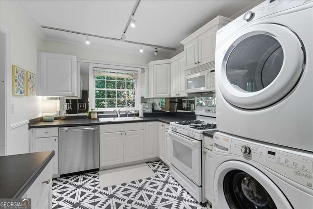 1407 Merry Lane NE, Atlanta, GA 30329