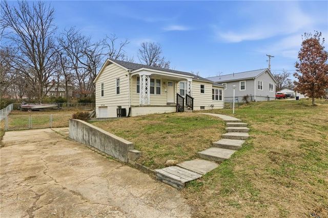 506 E Wimer Street, Knob Noster, MO 65336