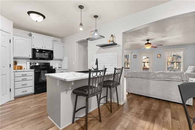 521 SW 15th Street, Blue Springs, MO 64015