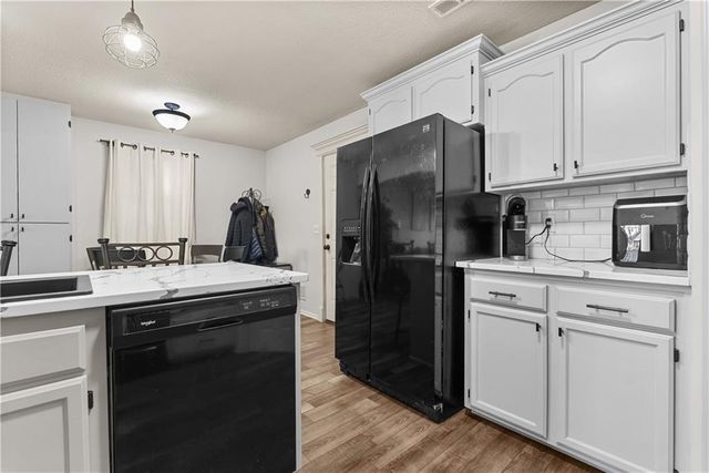 521 SW 15th Street, Blue Springs, MO 64015