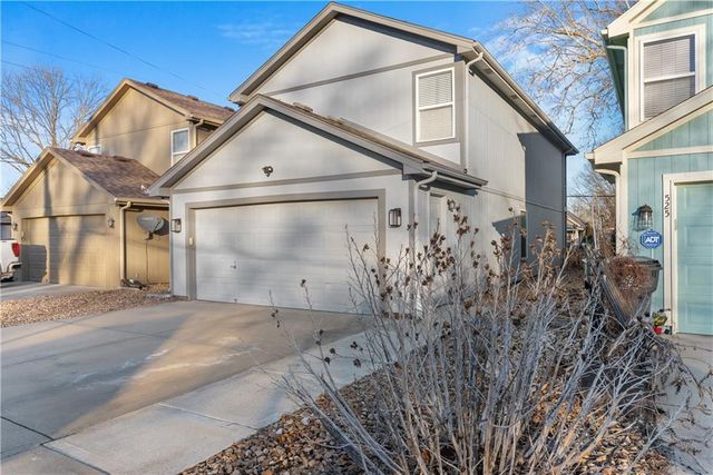 521 SW 15th Street, Blue Springs, MO 64015