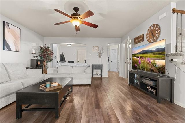 521 SW 15th Street, Blue Springs, MO 64015