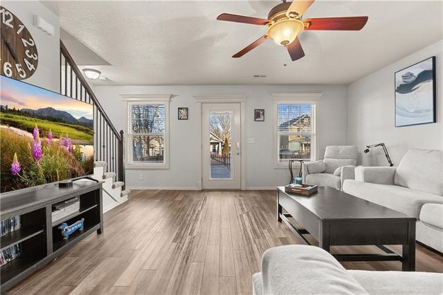 521 SW 15th Street, Blue Springs, MO 64015