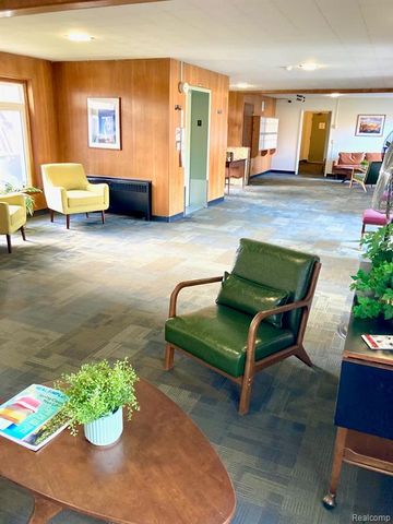 1550 Cherboneau 218, Detroit, MI 48207