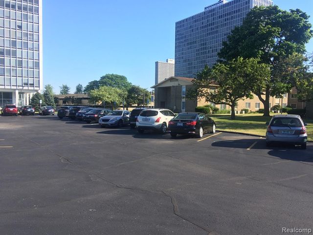 1550 Cherboneau 218, Detroit, MI 48207