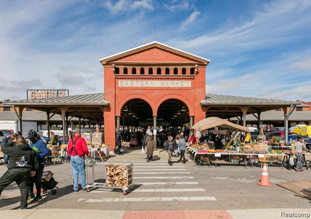 1550 Cherboneau 218, Detroit, MI 48207