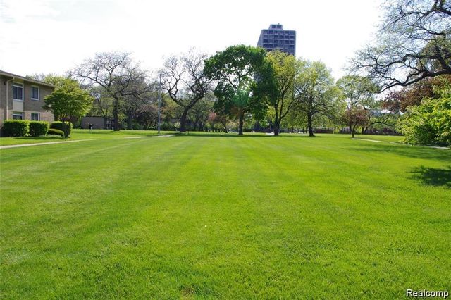 1550 Cherboneau 218, Detroit, MI 48207