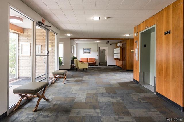 1550 Cherboneau 218, Detroit, MI 48207