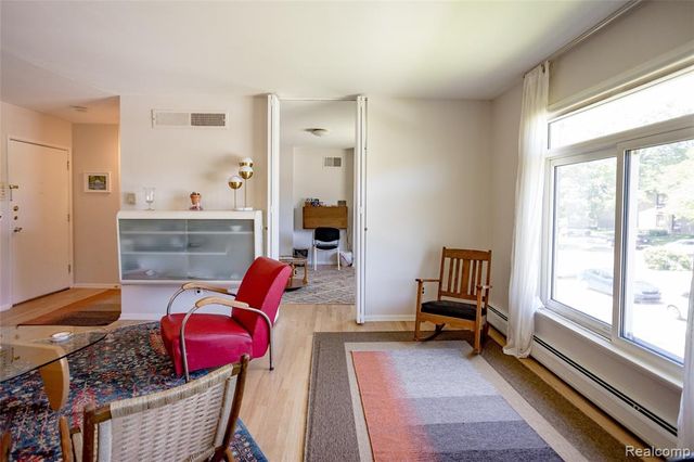 1550 Cherboneau 218, Detroit, MI 48207