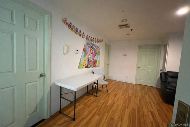 100-09 39 Avenue 3E, Corona, NY 11368