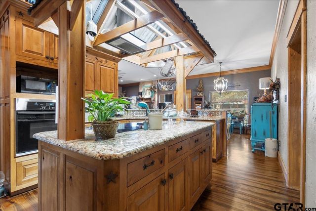 14955 FM 2010, Chandler, TX 75758