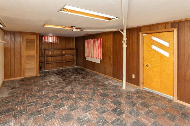 410 N Vine Street, Hartford, IA 50118