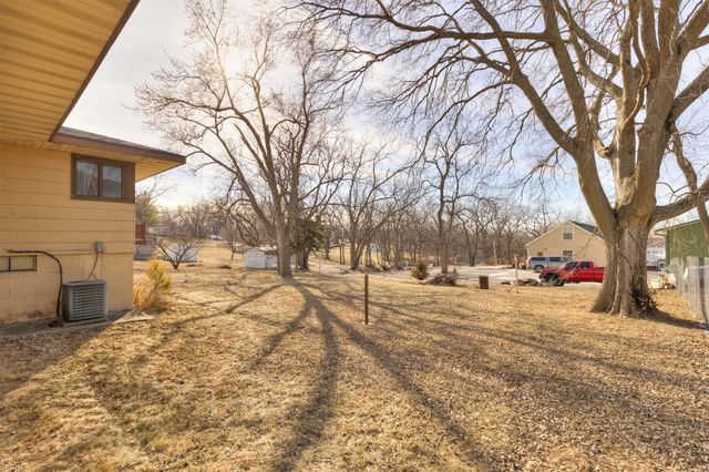 410 N Vine Street, Hartford, IA 50118