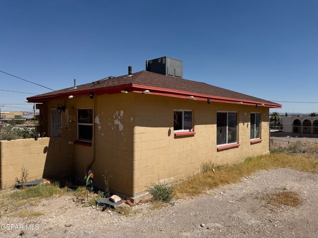 2002 DETROIT Avenue, El Paso, TX 79902